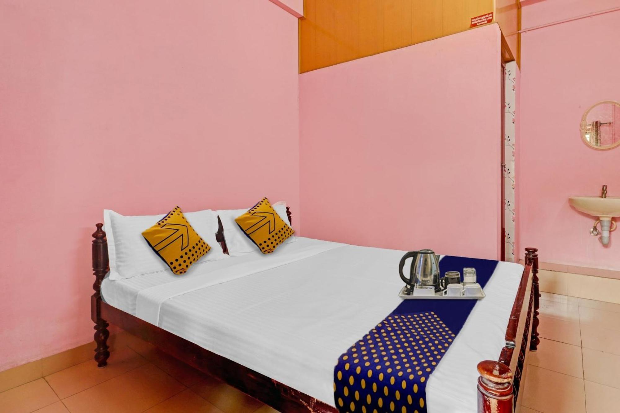 Spot On Jayesh Guest House Nashik Buitenkant foto