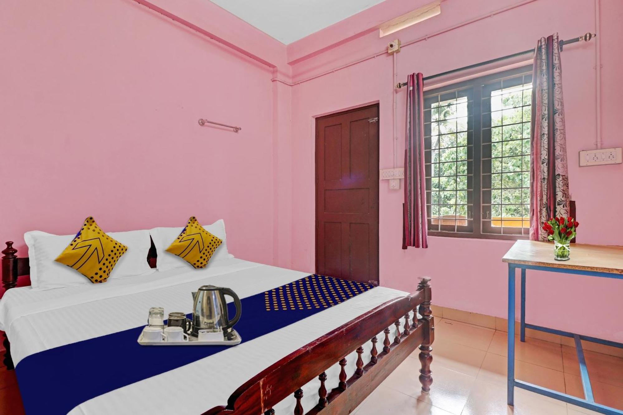 Spot On Jayesh Guest House Nashik Buitenkant foto