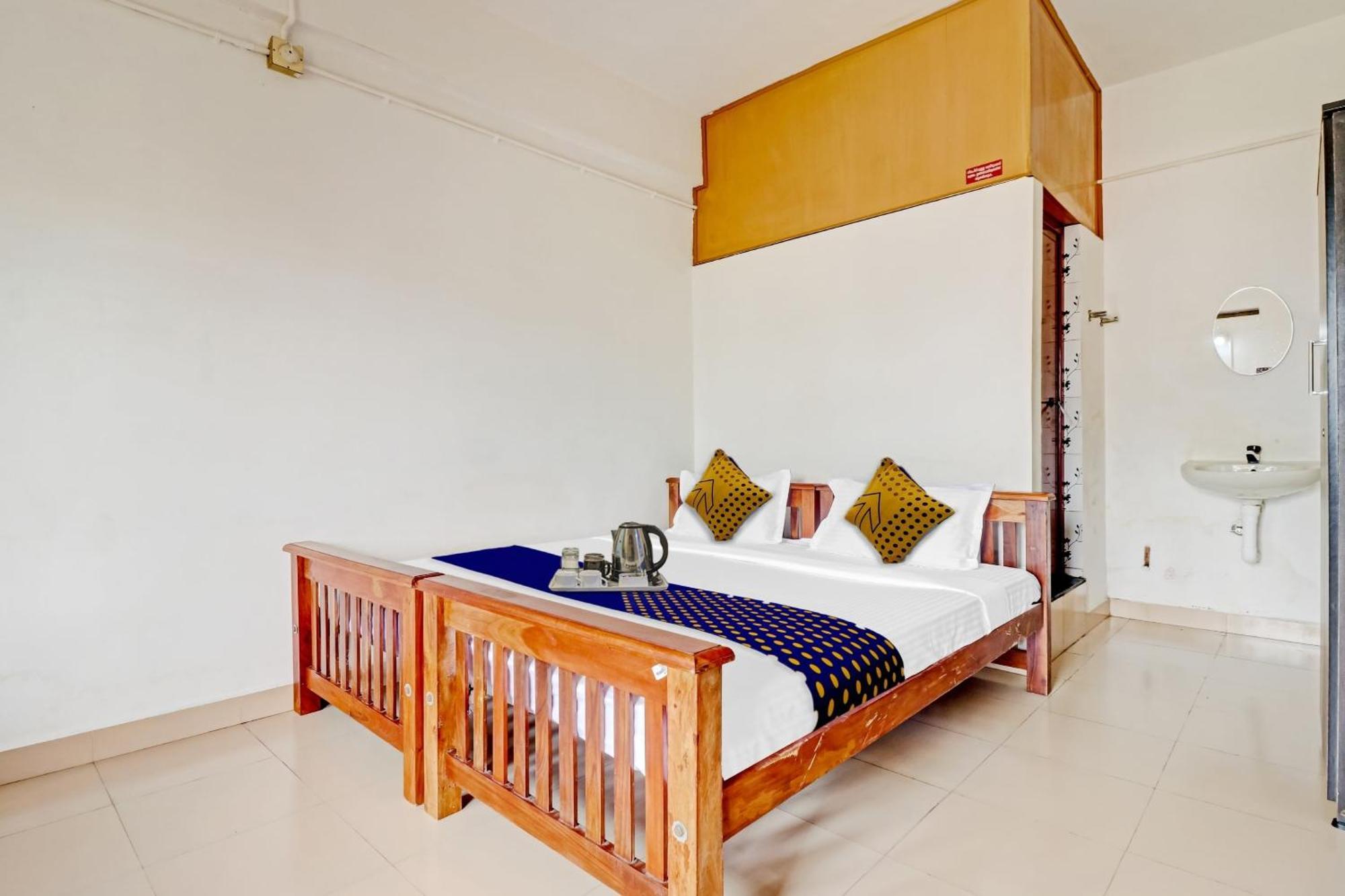 Spot On Jayesh Guest House Nashik Buitenkant foto
