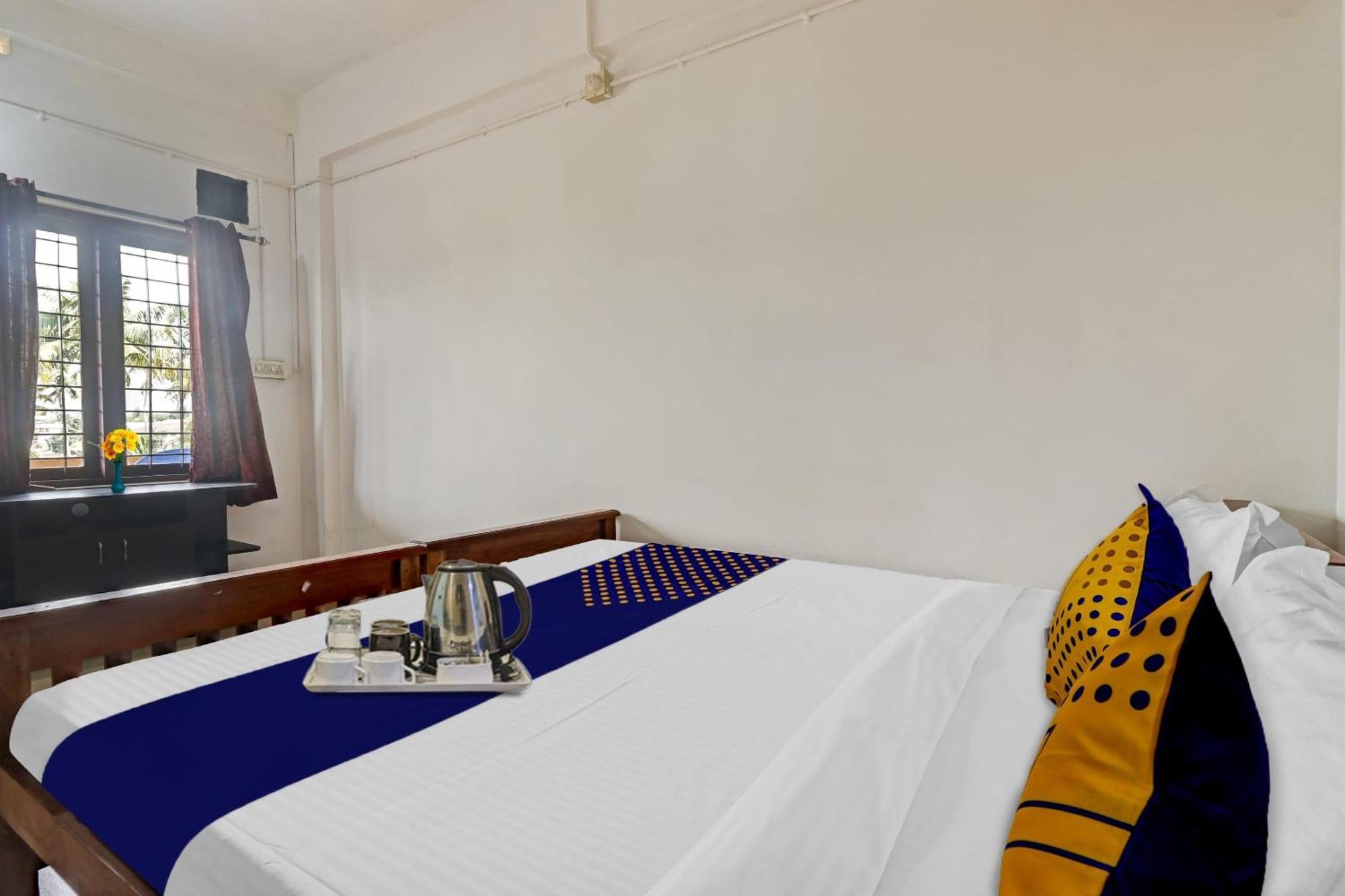 Spot On Jayesh Guest House Nashik Buitenkant foto